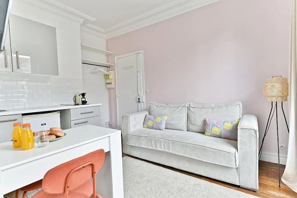 Appartement Charmant Et Colore Montparnasse - II Paris France